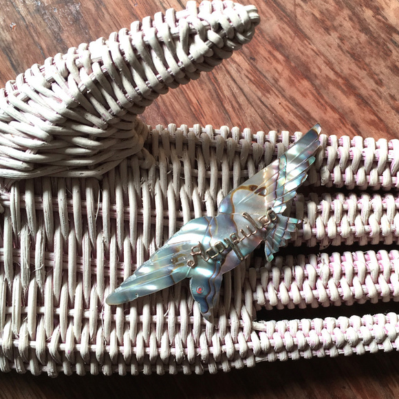 Vintage Carved Abalone Bird Brooch ACAPULCO - Picture 2 of 4